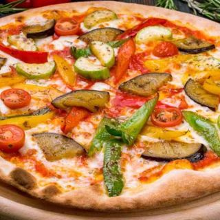 Pizza vegeteriana rossa