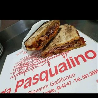 Provola, funghi e pancetta