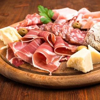 Selezione di salumi e formaggi