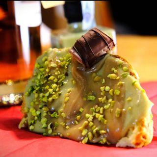 Porzione di panettone farcita