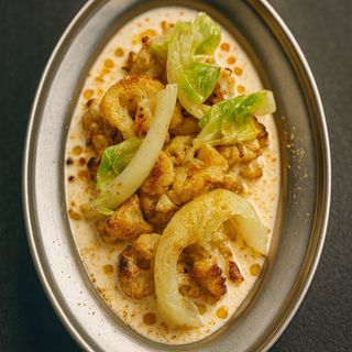Cavolfiore arrostito, ajo blanco e bottarga