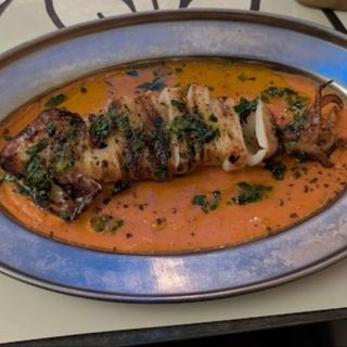 Calamaro alla griglia, hummus di cannellini