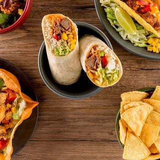 Kebab twist, wings 2  pezzi, patatine, bibite