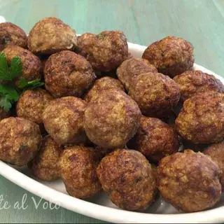 Polpette al forno 2 pezzi con patate al forno