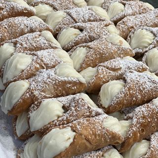 Cannolo con ricotta