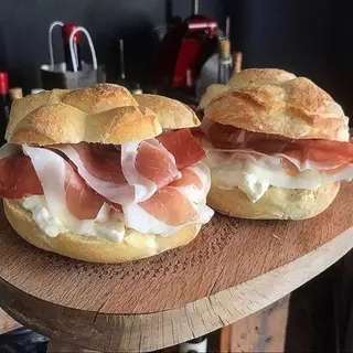 Crudo e mozzarella