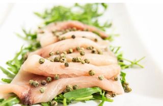 Carpaccio di pesce spada al pepe verde