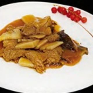 484 - Manzo con funghi bambù