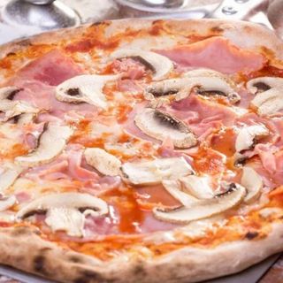 Prosciutto e funghi