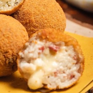 Arancino salame e provola
