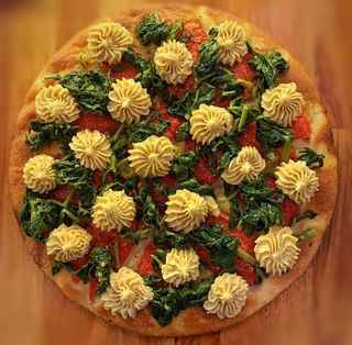Focaccia crema di ceci e rape