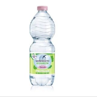 Acqua naturale