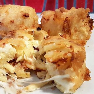 Frittatina provola, porcini e salsiccia