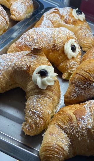 Cornetto crema e amarena