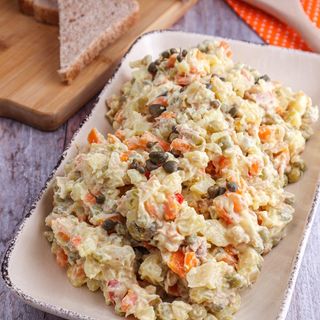 Insalata russa con tonno