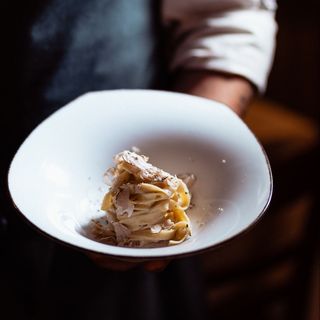 Fettuccine con burro  e scaglie di tartufo fresco