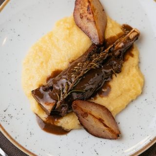 Stinco di capriolo cotto a bassa temperatura