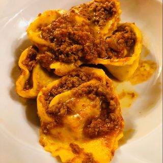 Capellacci al ragù