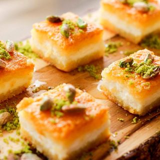 Kunafa con crema ripiena