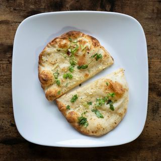 Garlic naan
