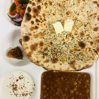 Amritsari naan thali