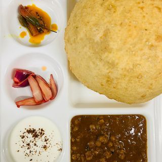 Chana bhatura thali
