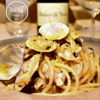 Spaghetti con vongole e bottarga di muggine 