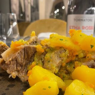 Bollito con patate a spezzatino