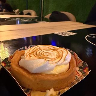 Cestino con crema al limone e meringa