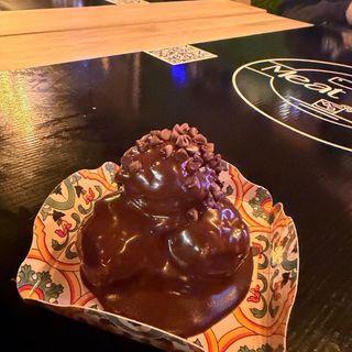 Profiterole con crema alla zuppa inglese