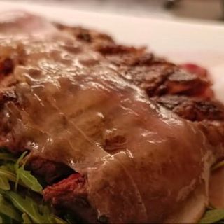 Tagliata di angus con lardo di patanegra