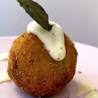 Arancino cacio e pepe