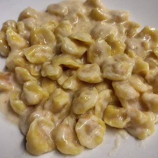 Tortellini in crema di parmigiano 