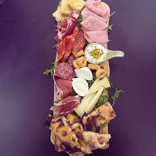 Tagliere Di Salumi E Formaggi