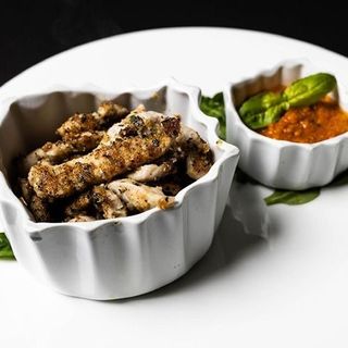 Stracetti di vitello aromatizzati alle erbe e pan fritto