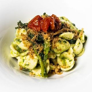 Orecchiette e rape con mollica rossa