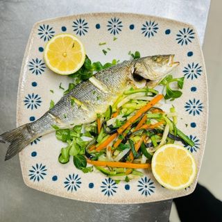 Branzino al forno con verdura croccante