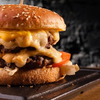 Doppio cheeseburger