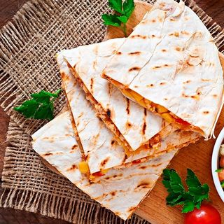 Salame piccante, gorgonzola, tartufo, rucola