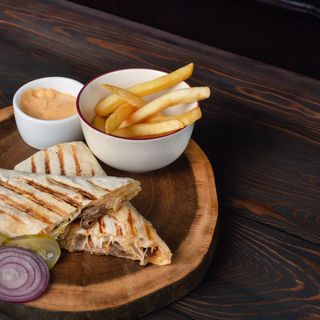 Speck, salsiccia, radicchio, scamorza