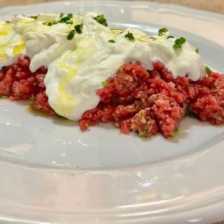 Tartare di manzo alla stracciatella,colatura di alici, 