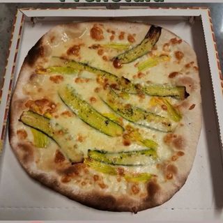 Bianca con zucchine e mozzarella