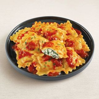 Ravioli ricotta e spinaci al pomodoro