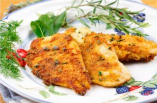 Petto di pollo panato, quinoa agli agrumi  e carote