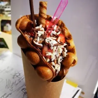 Bowl bubble waffle gelato