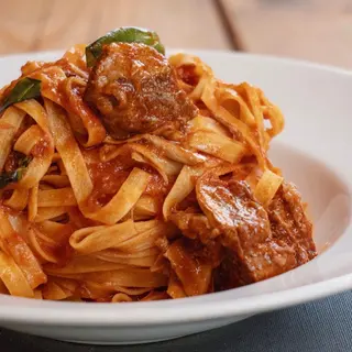 Fettuccine All’Uovo Con Ragù