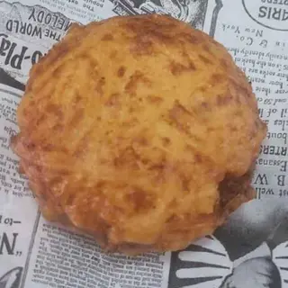 Pezzo grande frittatina con salsiccia e friarielli