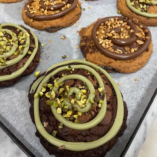 Crumbl cookies farciti