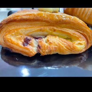 Pain suisse ai frutti rossi