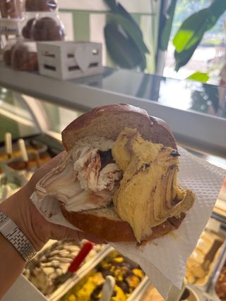 Brioche siciliana+2 gusti gelato